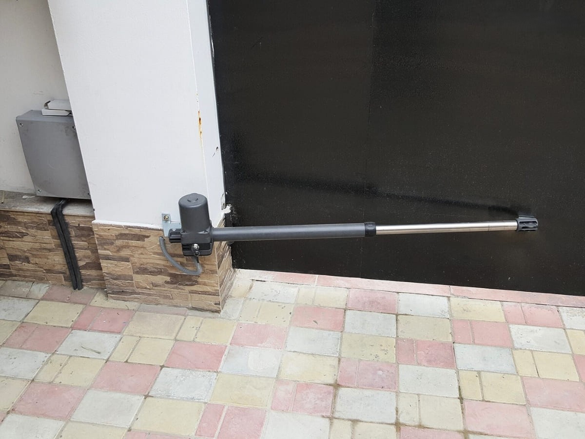 AZ Smarttech cung cấp cổng tay đòn Leader TI 4 chính hãng