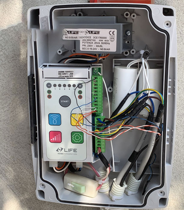 Chi tiết bảng mạch motor cổng âm sàn Life 230V ER4 UNI