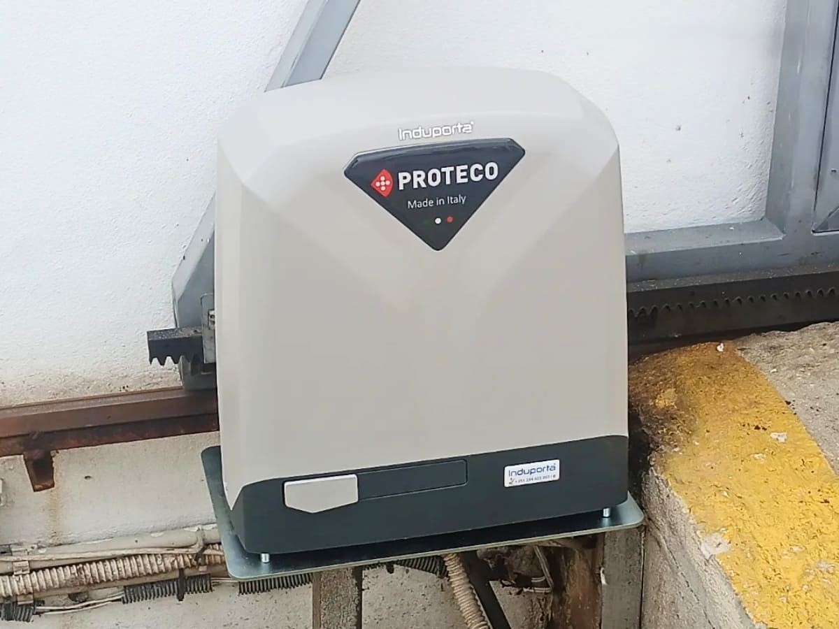 Động cơ cổng trượt Proteco 1800kg bền bỉ