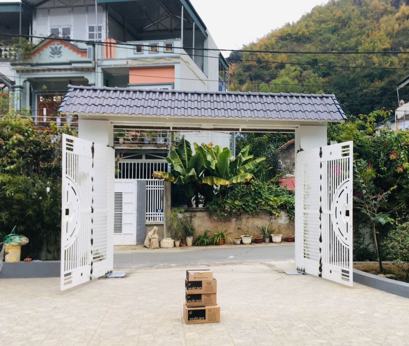 Mô tơ cửa cổng âm sàn lắp cho cổng 4 cánh