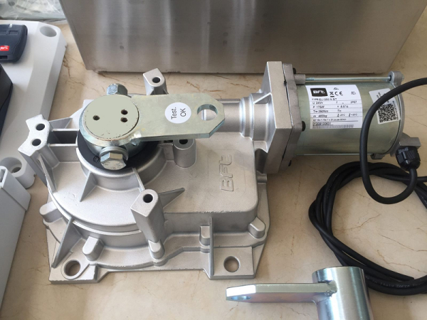 Motor cổng âm sàn BFT ELI AC A40