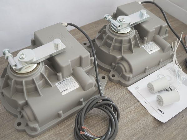 Motor cổng âm sàn Life 230V ER4 UNI